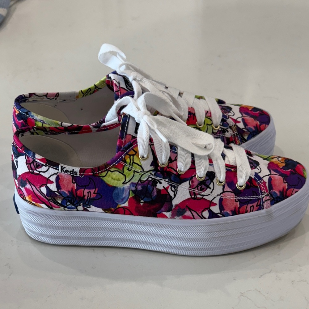 Keds Triple Up gorgeous floral sneakers - like new- worn 1x indoors - Picture 5 of 12